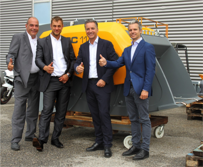 3 Rokla’s Klaus Volkert and Robert Piasecki with Hartl Crusher’s Dominik Hartl, Alexander Hartl. Courtesy of Rockwheel