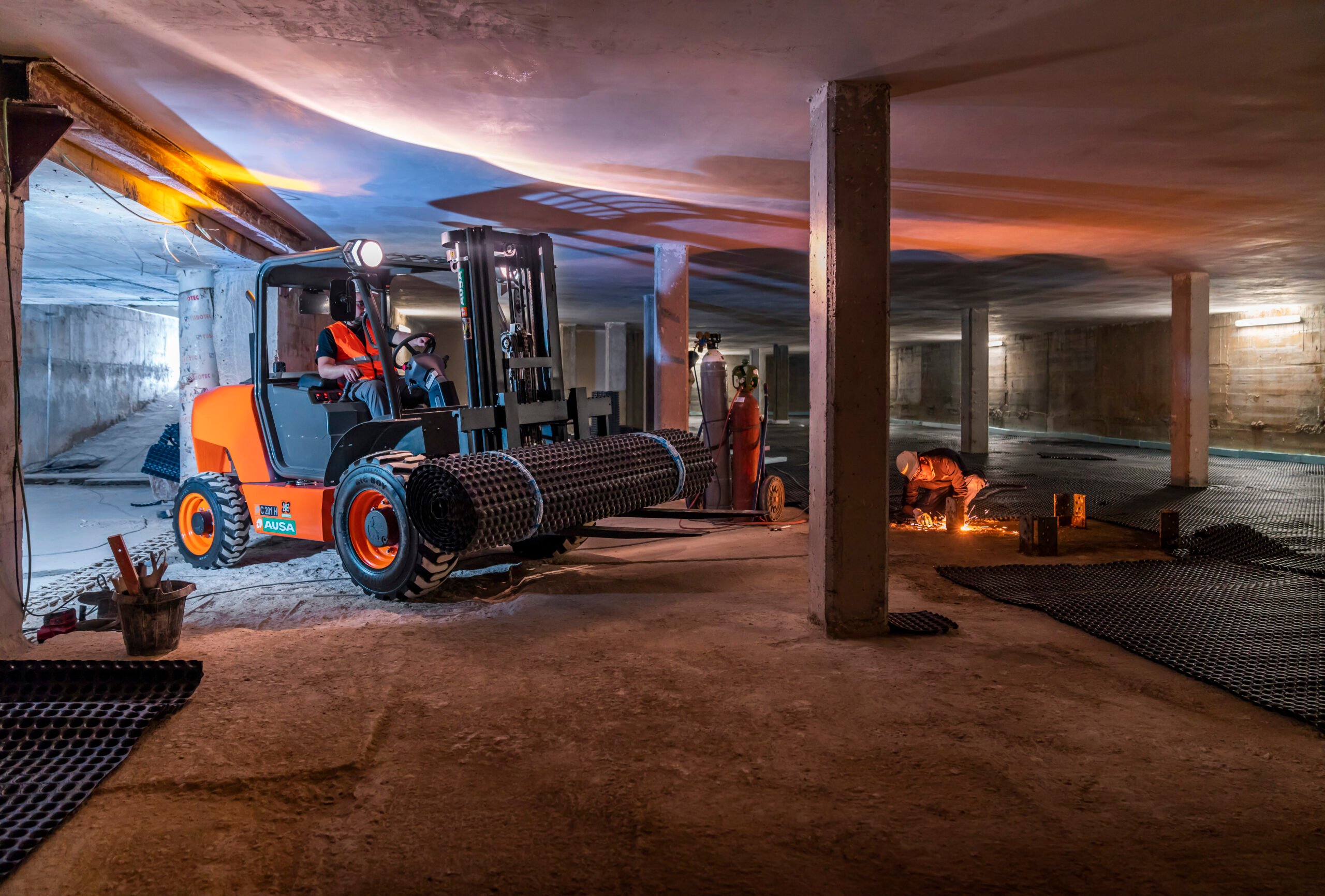 Let S Discover The New Ausa C201h Urban Forklift The Heavyquip Magazine