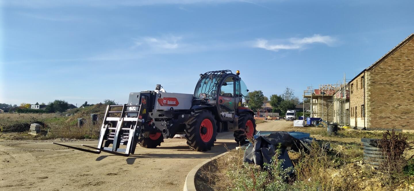 Bobcat Strengthen its Position in the UK Delivering First R-Series ...