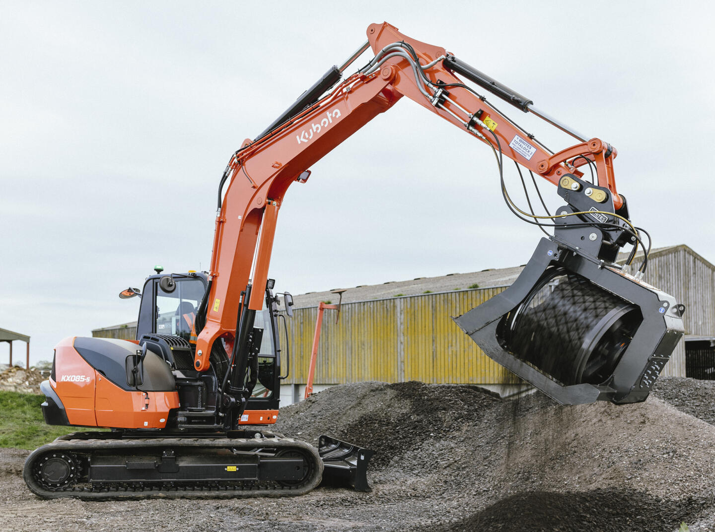 Gum Drejning om forladelse New Mini Excavator Enter Kubota Family: the 8.5 tonne Hydraulic Model is  the Right Tool to Operate in Restricted Spaces | The HeavyQuip Magazine