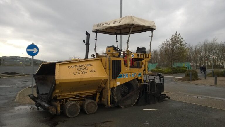 Bitelli BB740 asphalt paver