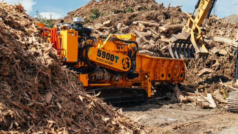 The 5900T Horizontal Grinder