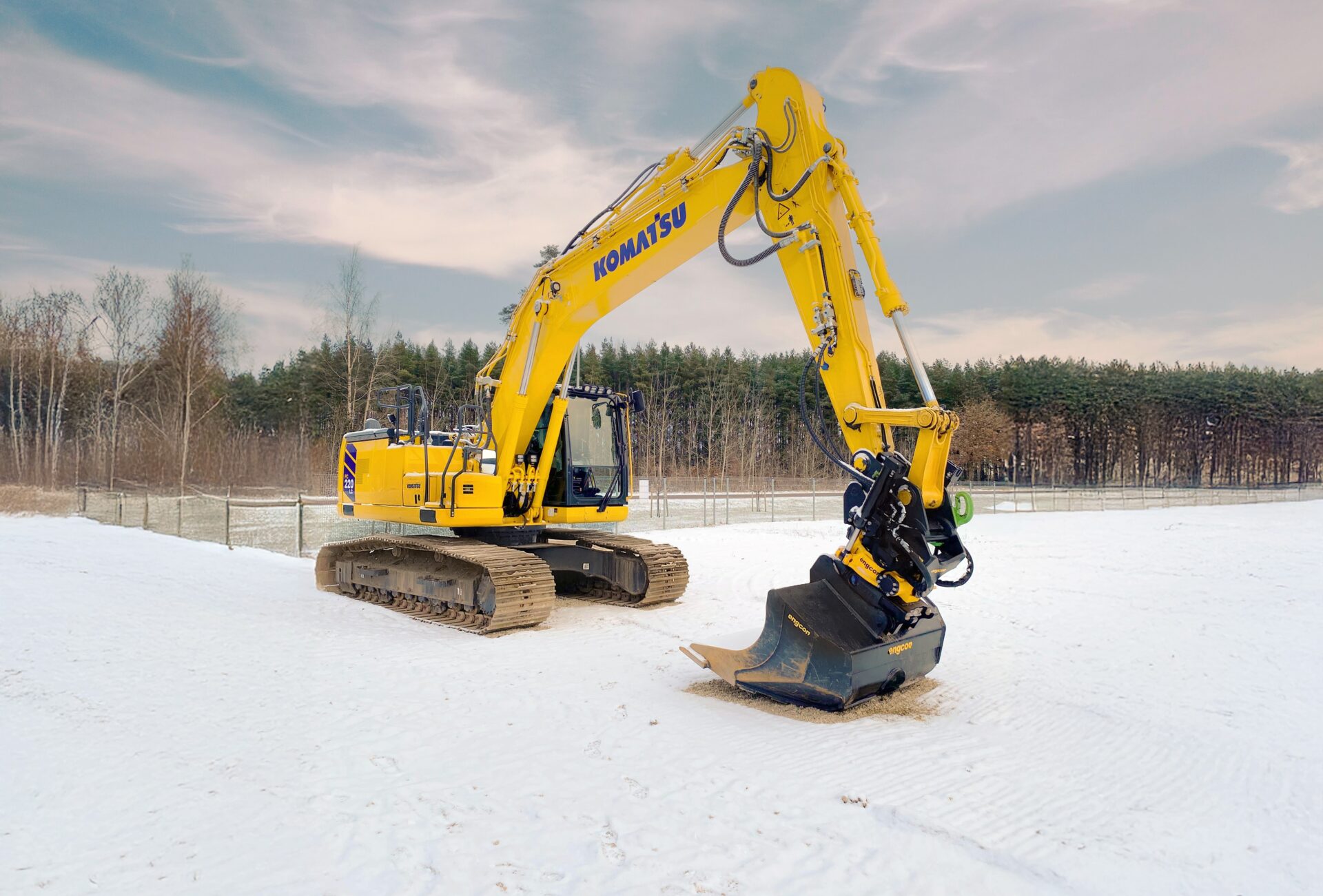 Engcon and Komatsu Expand Tiltrotator Integration for Dash 12 Excavators