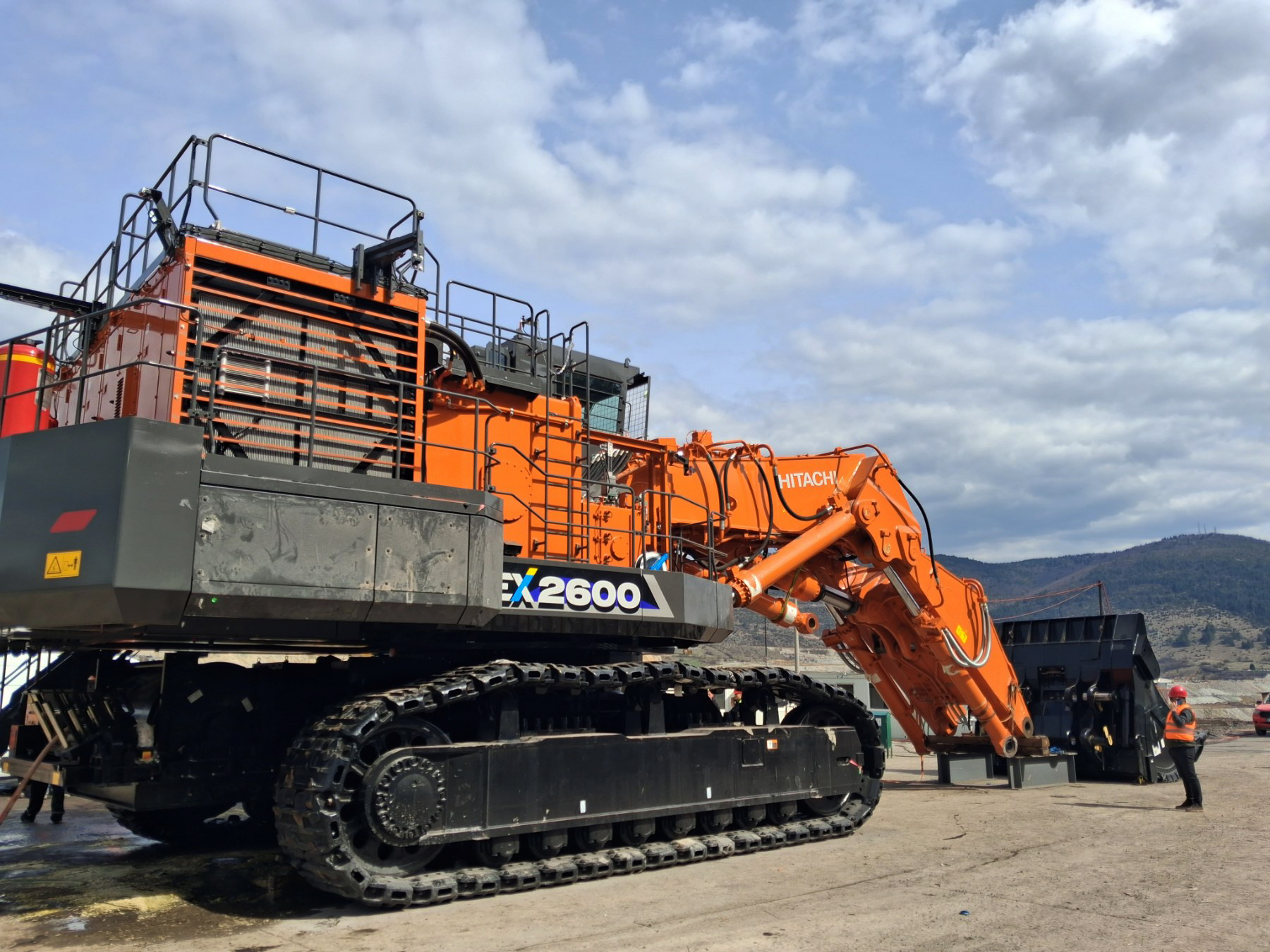 Montenegro’s Key Coal Mine Deploys Hitachi’s First Electric Ultra-large Excavator in South East Europe