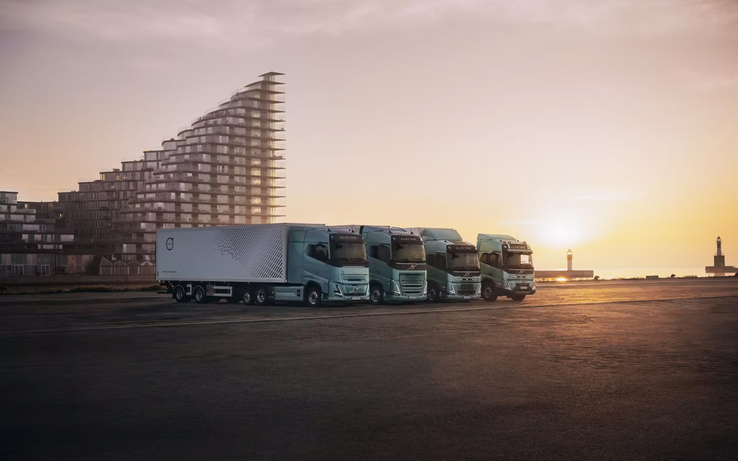 Volvo Launches New Electric Trucks with Ranges up to 450 and 700 km
