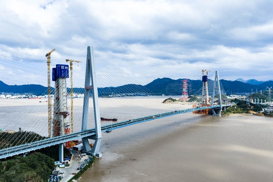 [Job Story] Potain MCT 385 Cranes Deployed on Zhoushan Taoyaomen Bridge Project, in China