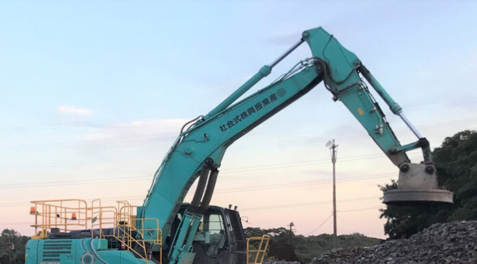 Kobelco Takes Remote-Controlled Excavation to Ukraine as Debris Removal Safety Comes Into Focus