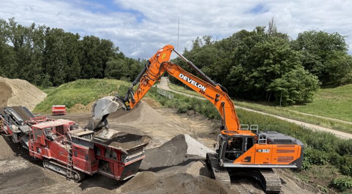 Kok Lexmond Brings the New Develon DX360LC-9 Into On-Site Recycling Operations