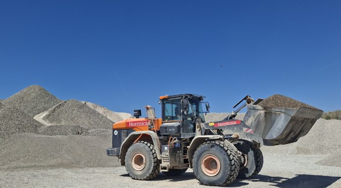 Two Litres an Hour Made This Wheel Loader Purchase a Perfect Fit The Develon DL420-7 wheel loader at work at Hormicasa Canteras' Loar gravel pit in Mendavia, Navarre.
