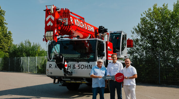 The new Liebherr LTM 1060-3.1 at Richard Kölch & Sohn, the Fürth-based crane company in Bavaria, Germany.