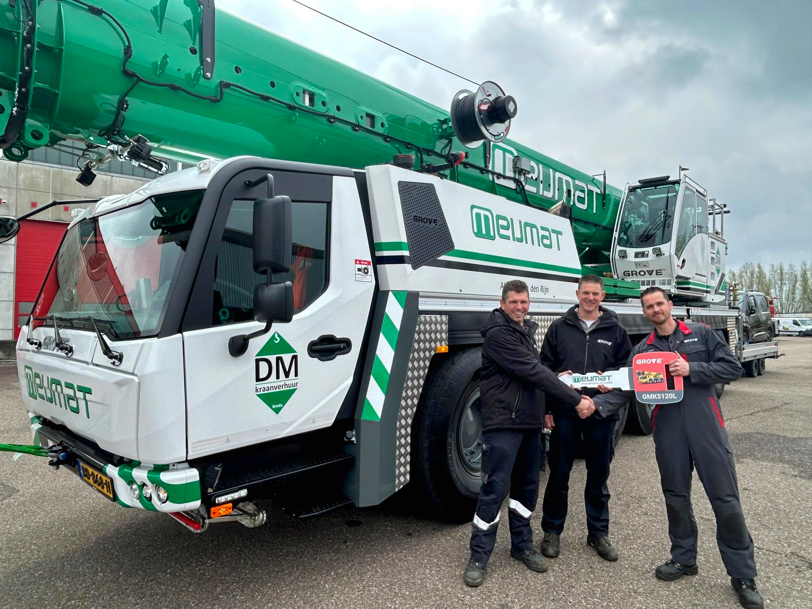 Meijmat Adds Its First Grove Crane, a Five-Axle GMK5120L