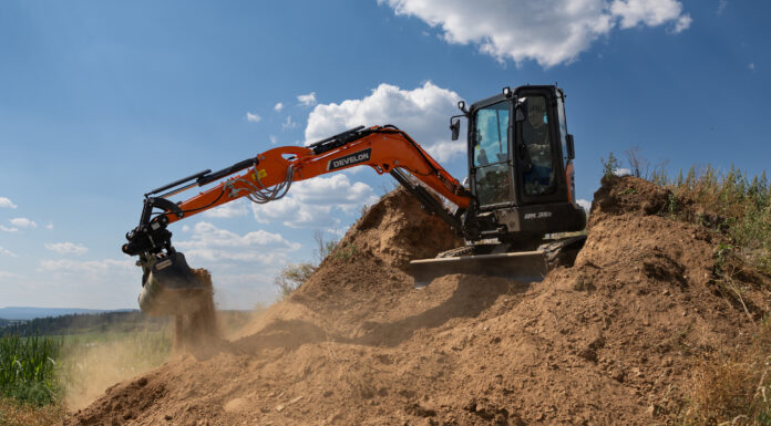 The upgraded Develon DX35Z-7, a 4-tonne zero tail swing mini excavator for work in confined spaces.