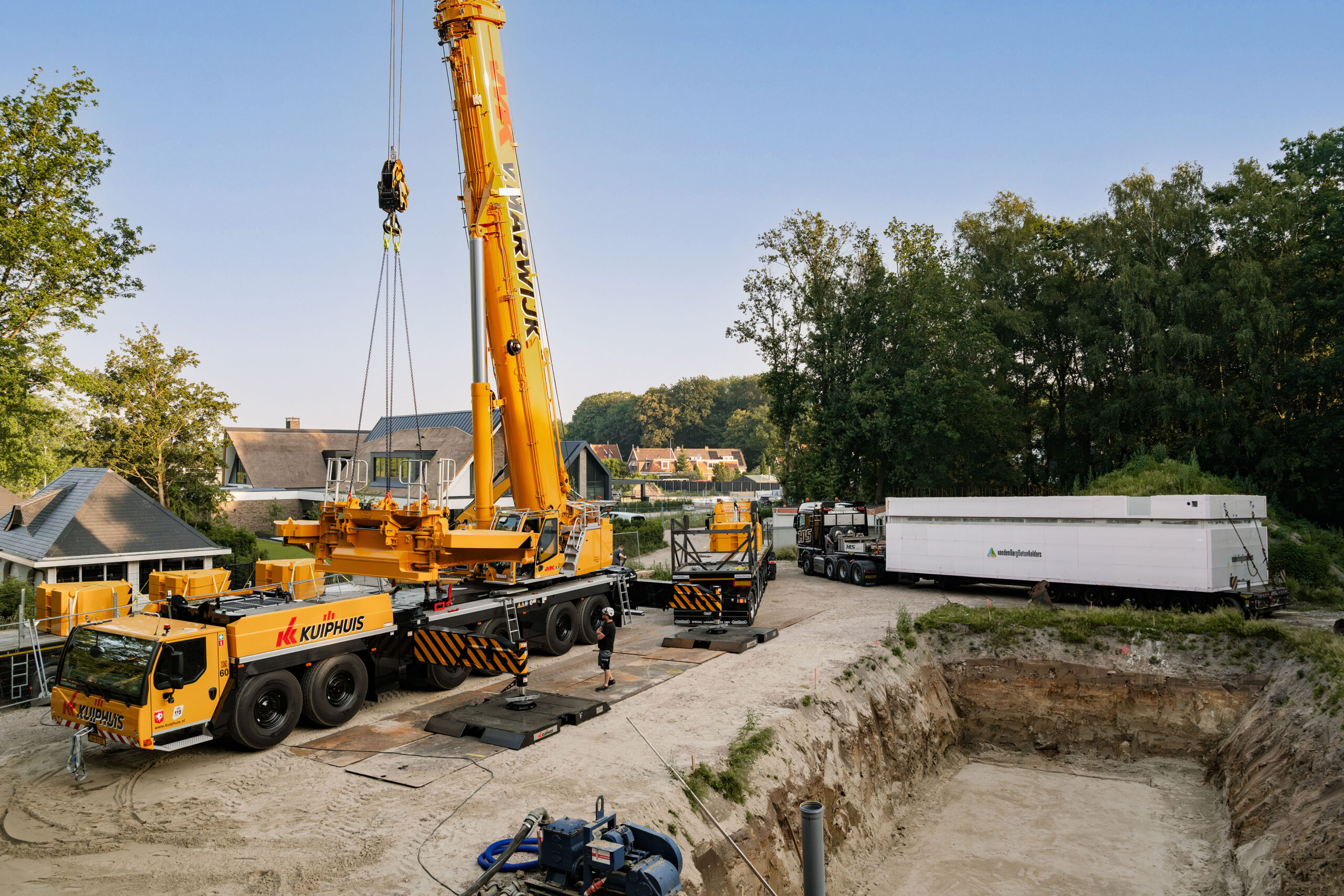 Eleven Metres of Clearance, One Shot at the Lift, and a Crane Four Days Out of the Factory