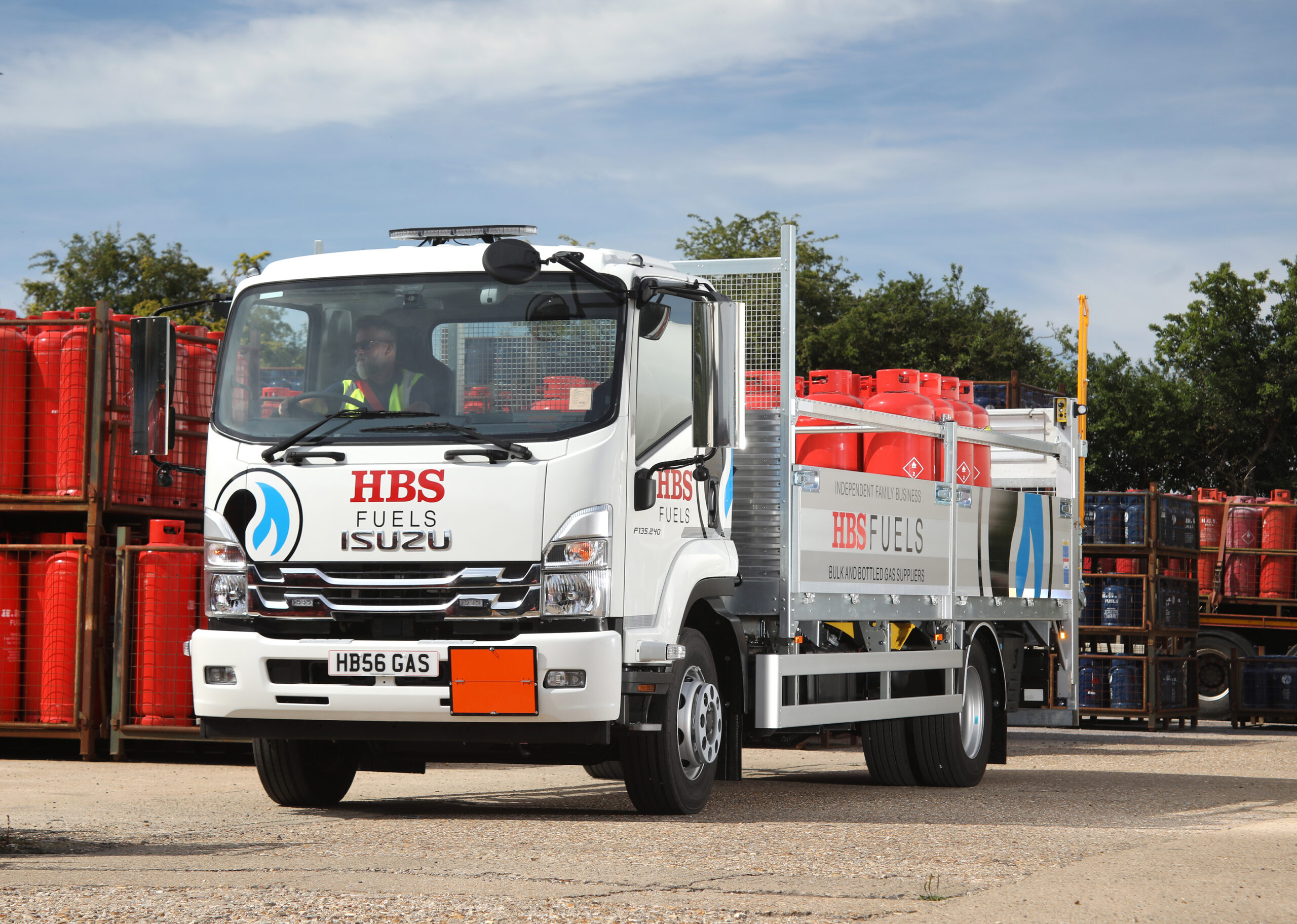 One Truck Instead of Two: HBS Fuels Moves Up to a 13.5-Tonne Isuzu