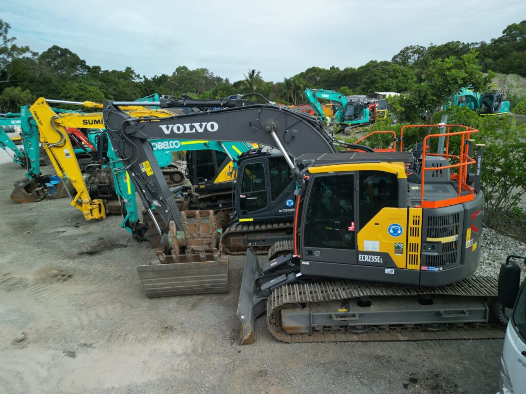 Volvo ECR235EL excavator among Kobelco and Sumitomo machines in the earth gear civil dry hire fleet.