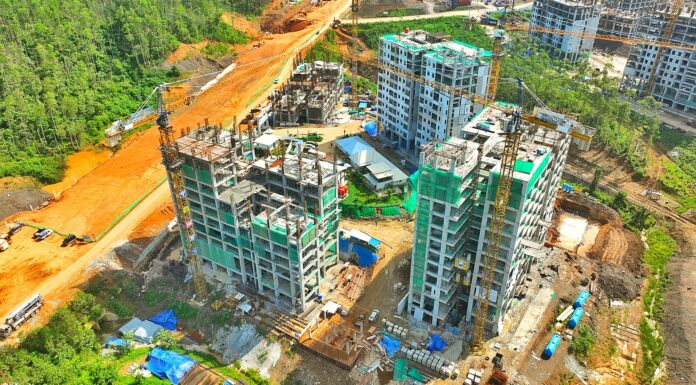 Building a Capital From Scratch: Potain Cranes Lift the Palaces of Nusantara Potain tower cranes on the presidential palace jobsite in Nusantara, Indonesia's new capital