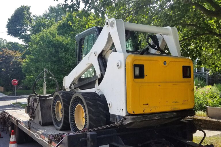 Skid steer loader