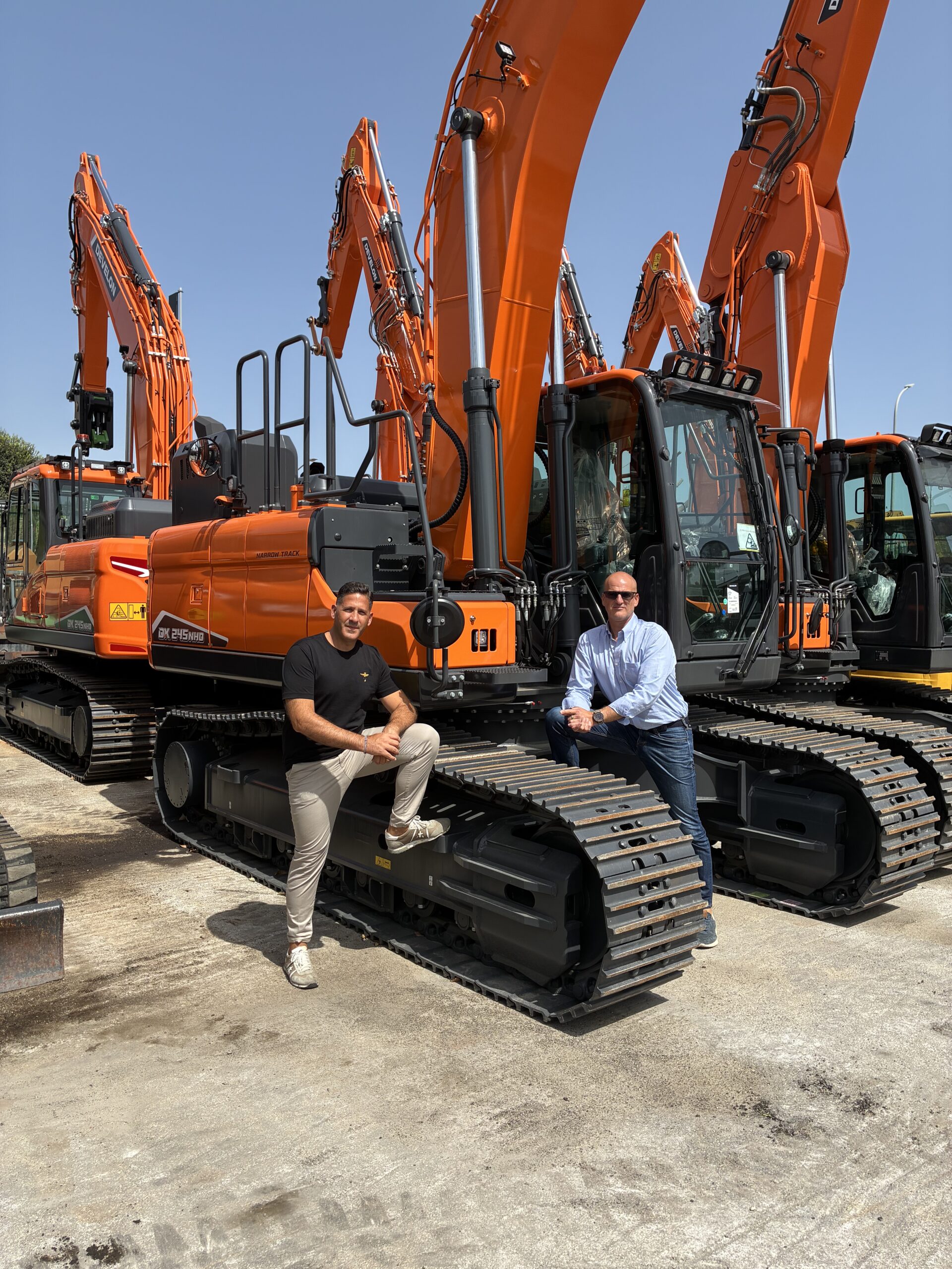 [Job Story] Fifteen Metres of Fragile Tuff, Neighbours on Every Side, and One Compact Demolition Excavator
