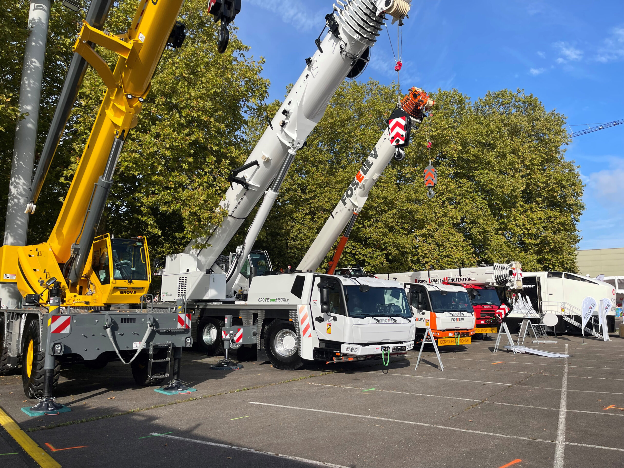 Manitowoc Puts Crane Service in the Spotlight